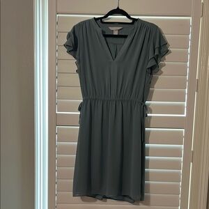 Elegant Green V-Neck Dress